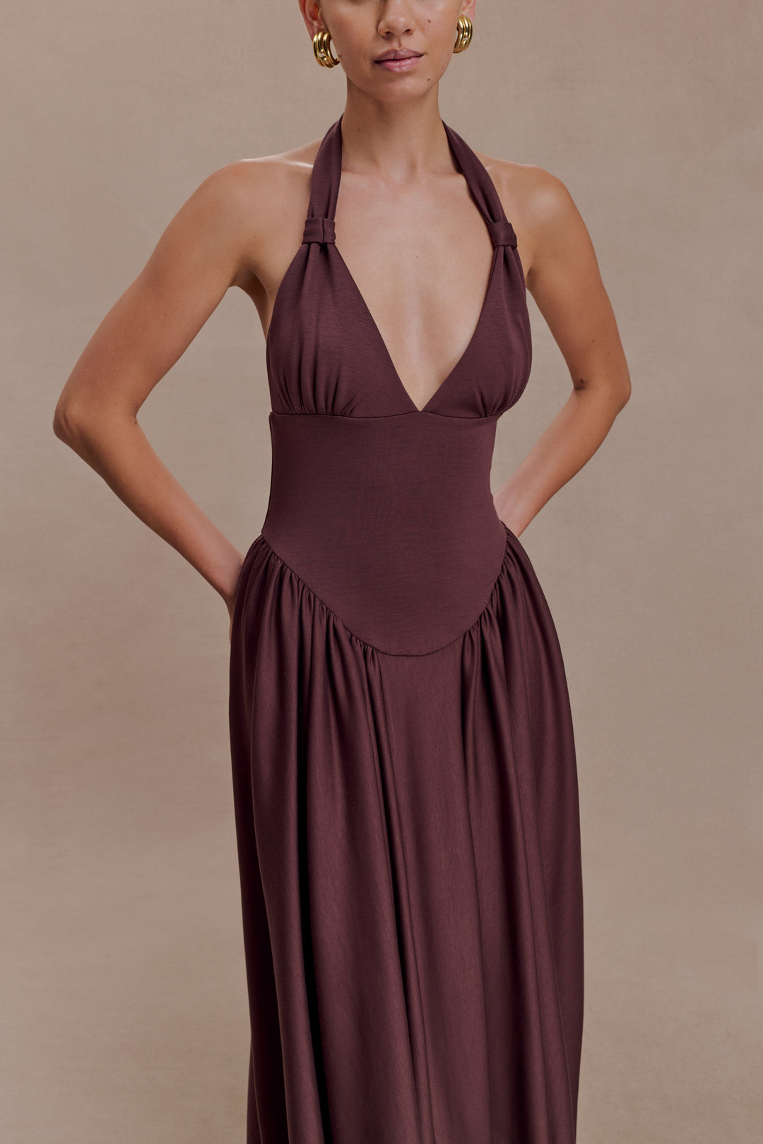 Angelina Scuba Halter Midi Suknelė - Šokoladas