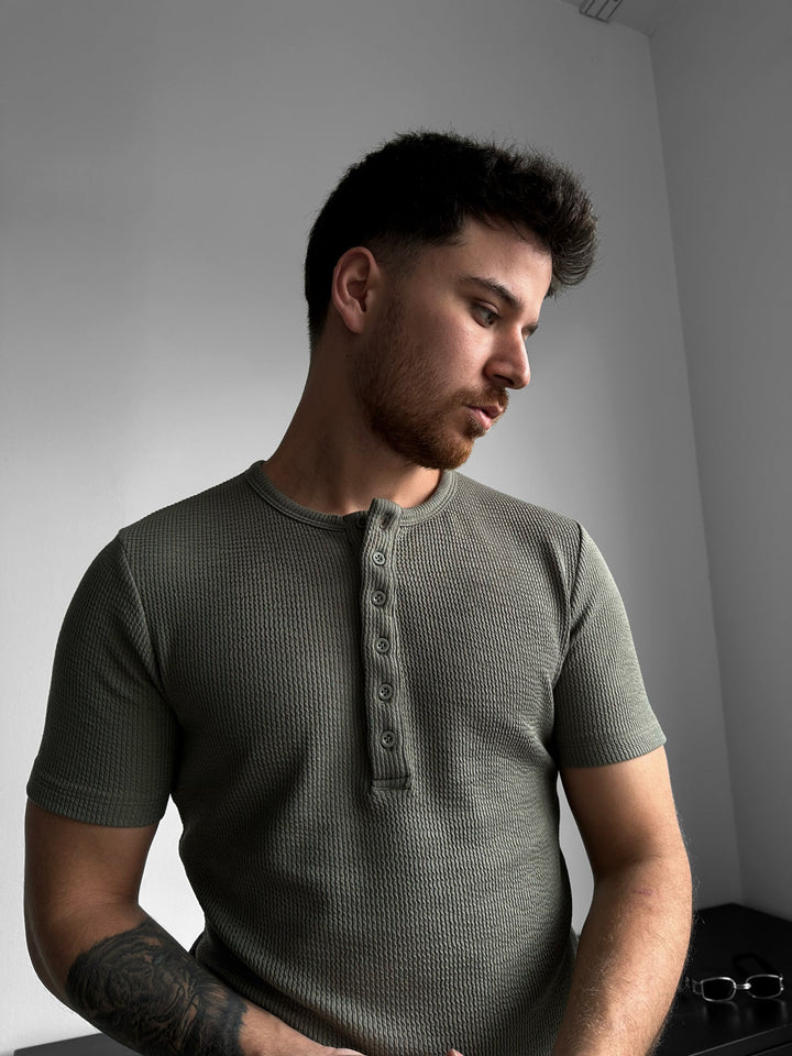 Lieknas T-shirt su mygtukais - Mėtinė