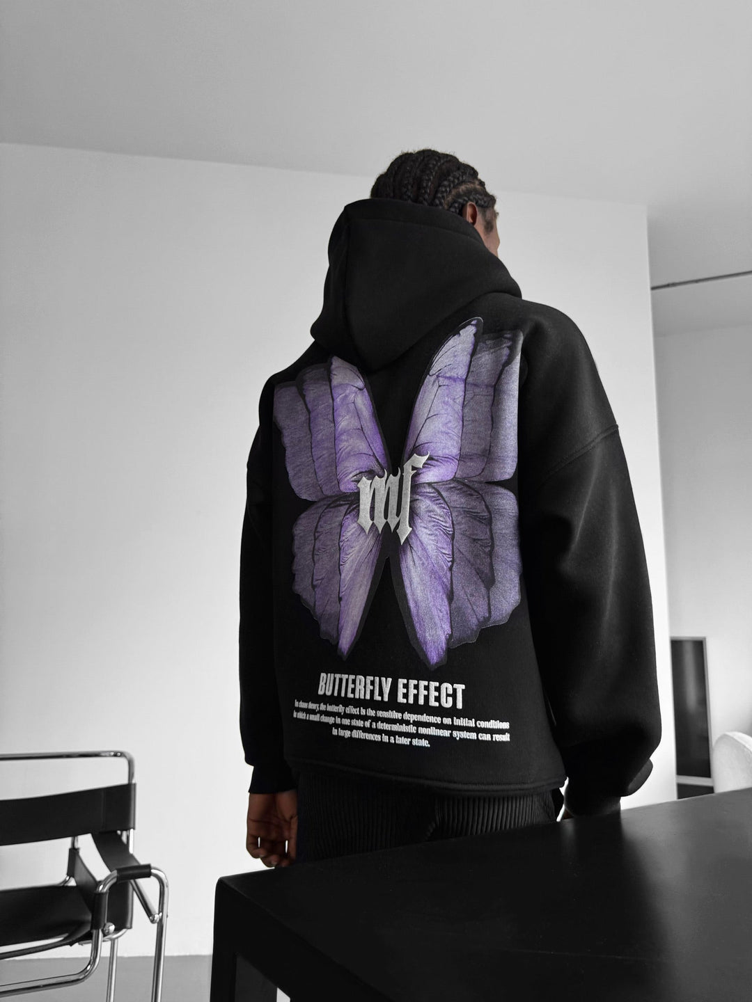 Didelis Drugelio Efekto Hoodie - Juodas