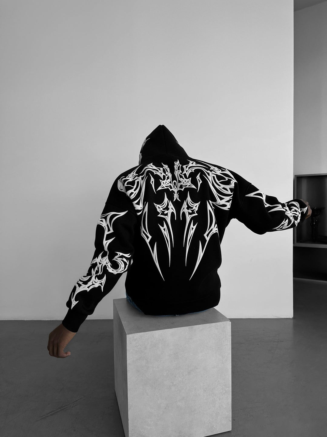 Didelis Mafia Tribalinė Hoodie - Juoda