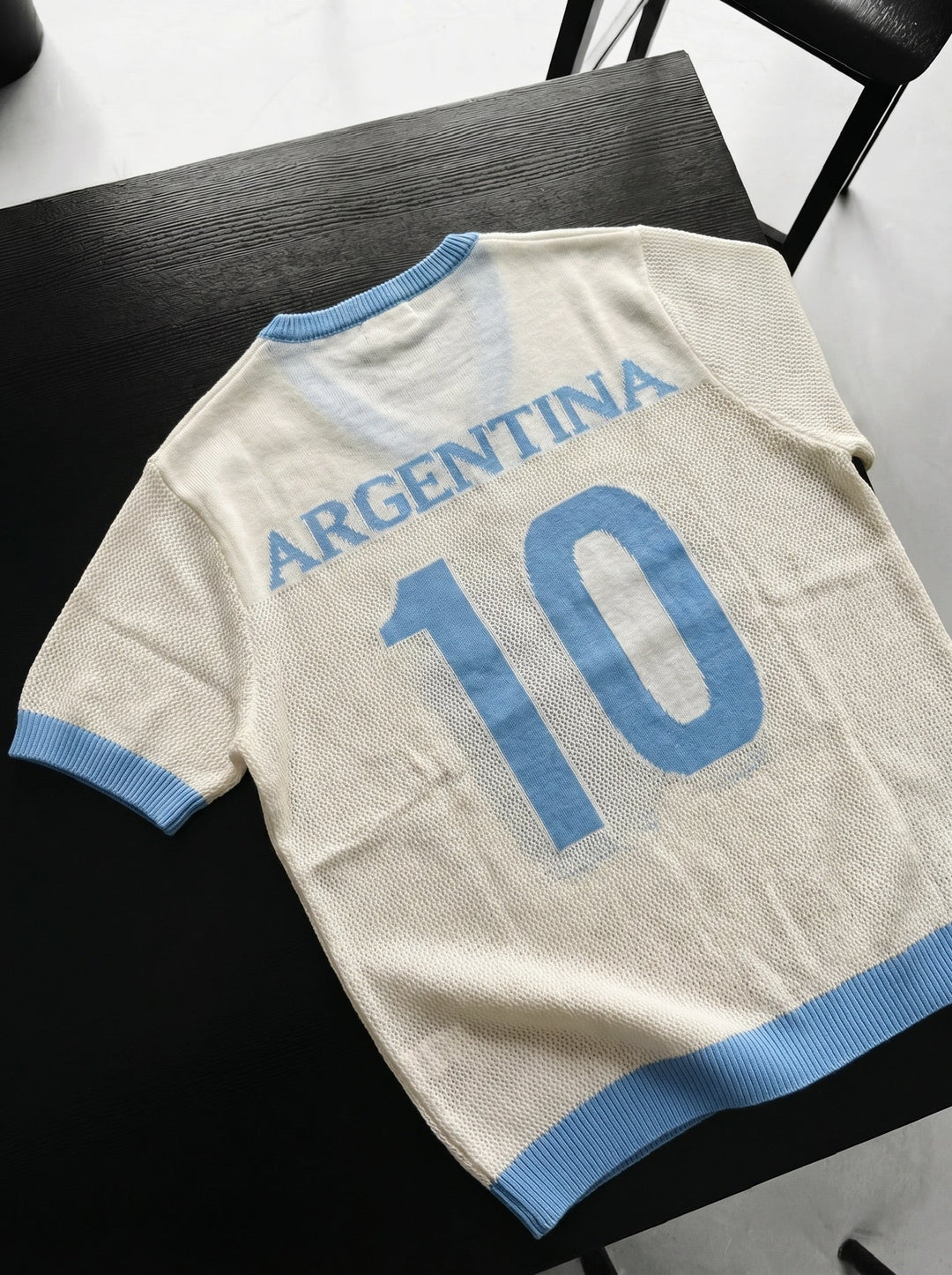 Per didelė Argentina megzta T-marškiniai - Balti
